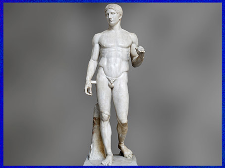 D’après Le Doryphore (Porteur de lance), copie romaine en marbre (Ier -IIIe siècle), de l’original grec en bronze de Polyclète, vers 440 avjc, premier classicisme, Grèce antique. (Marsailly/Blogostelle)