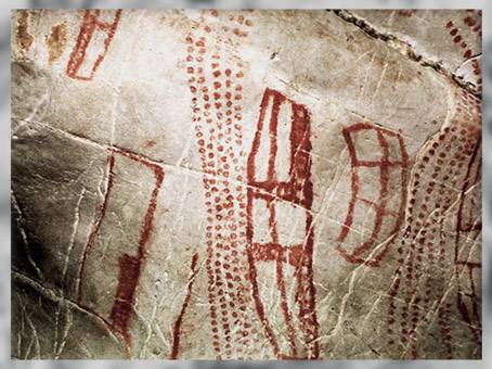 D'après des graphismes, peinture rouge, grotte d'El Castillo, vers 40 800 avjc, Puente Viesgo, Espagne, paléolithique. (Marsailly/Blogostelle)