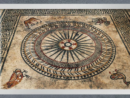 D'après un pavement mosaïque, roue solaire, boutons floraux, frises et animaux, Uzès, antique Ucetia, Ier siècle avjc, Gard, France, Gaule Romaine. (Marsailly/Blogostelle)