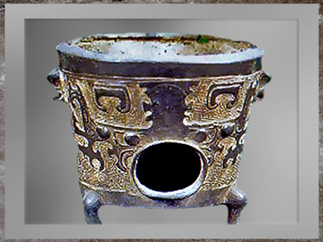 D’après un fourneau destiné aux mélanges des médecines, bronze, dynastie Song, Xe-XIIIe siècle, Chine ancienne. (Marsailly/Blogostelle)