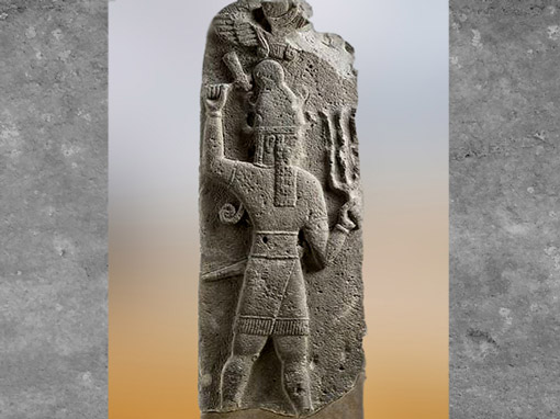 D’après le dieu hittite de l'Orage, Baal-Tarhunda, stèle de Til Barsip, ancienne cité araméenne, basalte, vers 860 avjc, actuelle Tell Ahmar, Syrie, IXe siècle avjc, Orient ancien. (Marsailly/Blogostelle)