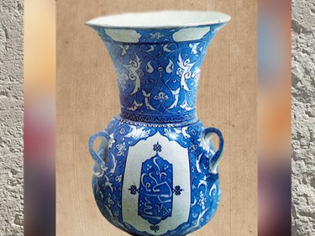 D'après une céramique, forme de lampe de mosquée, décor arabesques, vers 1515, Iznik, XVIe siècle, Turquie, art musulman. (Marsailly/Blogostelle)