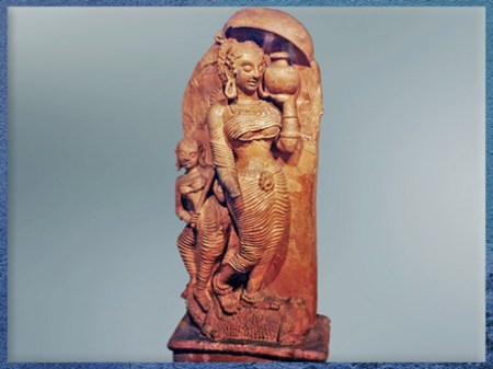 D’après la déesse Gangâ sur son makara, terre cuite, Ve siècle, période Gupta, Ahichchhatra, Uttar Pradesh, Inde ancienne. Mus natio Delhi (Marsailly/Blogostelle)