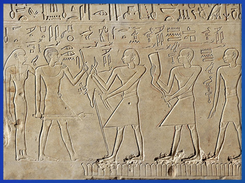 D’après la stèle d’Irtysen, porteurs d’offrandes, Abydos, Moyen Empire, Égypte Ancienne. (Marsailly/Blogostelle)