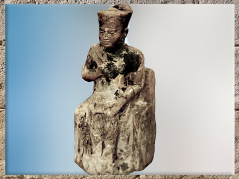 D’après la statuette de Khéops, ivoire, 2930-2750 avjc, IVe dynastie, Ancien Empire, Abydos, Égypte Ancienne. (Marsailly/Blogostelle) 