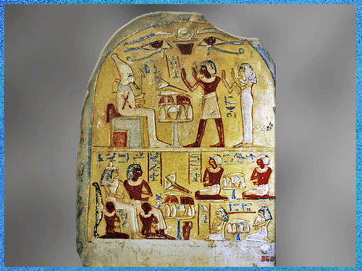 D’après Osiris trônant devant des offrandes et un couple en adoration, stèle funéraire, calcaire peint, Nouvel Empire, Égypte Ancienne. (Marsailly/Blogostelle)