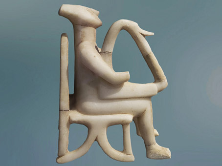 D'après un harpiste ou joueur de lyre, marbre, île de Kéos, 2600–2300 avjc, civilisation Cycladique. (Marsailly/Blogostelle)