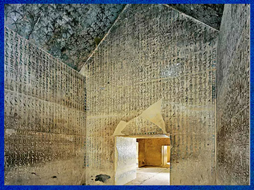 D’après le tombeau du roi Ounas, hiéroglyphes, Textes des Pyramides, 2750-2625 avjc, Ve dynastie, Ancien Empire, Saqqara, Égypte Ancienne. (Marsailly/Blogostelle)