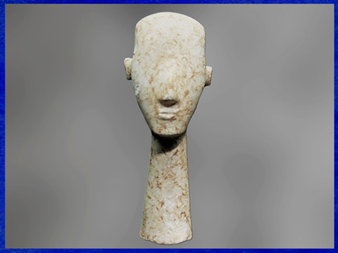 D’après une tête sculptée, oreilles, nez, bouche, marbre, groupe de Plastiras, 3200-2800 avjc, civilisation Cycladique. (Marsailly/Blogostelle)