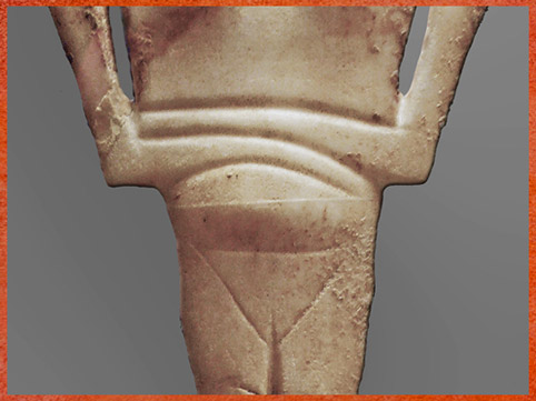 D’après une statuette féminine, Syros, nécropole de Chalandriani, variété de Spédos, 2800-2300 avjc, civilisation Cycladique. (Marsailly/Blogostelle)