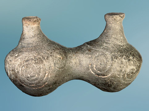 D’après un double-aryballe, vase en terre cuite, motifs de spirales, 2700-2200 avjc, civilisation Cycladique. (Marsailly/Blogostelle)