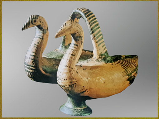 D’après un vase-canard ou askos, terre cuite peinte, tombe de Seraya, île de Cos, IIIe millénaire avjc, civilisation Cycladique. (Marsailly/Blogostelle)