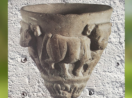 D'après un vase, motifs bovidés, haut-relief, calcaire, style d'Uruk, 3700-2850 avjc, Irak actuel, Mésopotamie. (Marsailly/Blogostelle)