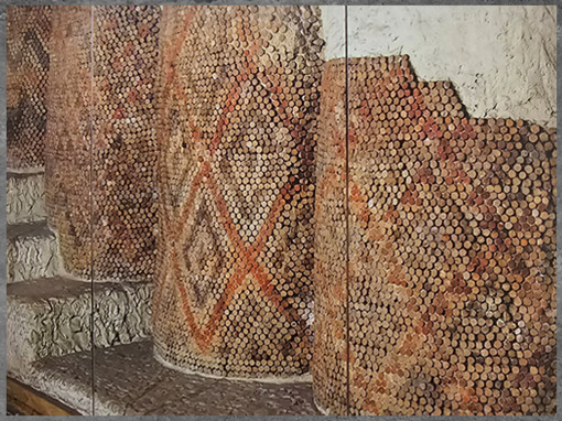 D’après des mosaïque de cônes, pierres polychromes, Eanna, sanctuaire d’Inanna, Uruk, seconde moitié du IVe millénaire avjc, Mésopotamie. (Marsailly/Blogostelle)