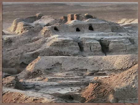 D'après les vestiges du Temple Blanc sur haute terrasse, sanctuaire d’Anu, Uruk, seconde moitié du IVe millénaire avjc, Mésopotamie. (Marsailly/Blogostelle)