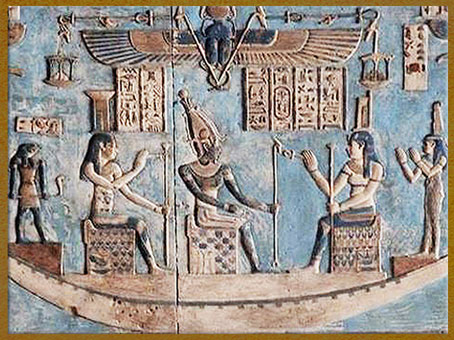 D’après Osiris, Nephtys et Isis, barque solaire, Dendéra, temple d’Hathor, époque Ptolémaïque, Égypte ancienne. (Marsailly/Blogostelle) 