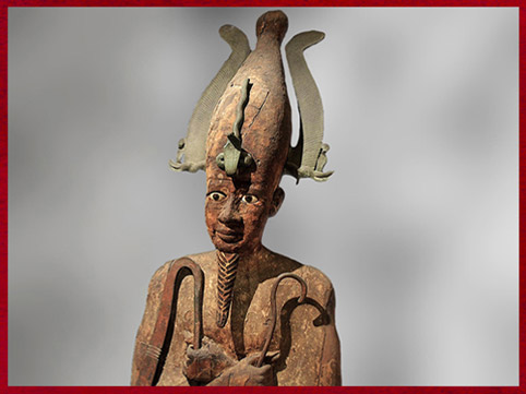 D’après le dieu Osiris, statue, bois peint à l'origine et bronze, détail, 332 - 30 avjc, époque Ptolémaïque, Égypte Ancienne. (Marsailly/Blogostelle) 