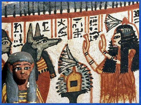 D’après le dieu Anubis et une adoratrice, coffret à serviteurs funéraires (shabtis ou ouchebtis), bois peint, Thèbes, XIXe dynastie, Nouvel Empire, Égypte ancienne. (Marsailly/Blogostelle)