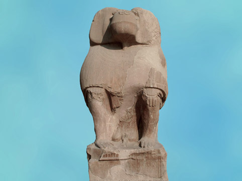D’après Thot babouin colossal, temple de Thot, Hermopolis, actuel el-Ashmunein, époque Amenhotep III, XVIIIe dynastie, Nouvel Empire, Égypte Ancienne. (Marsailly/Blogostelle)