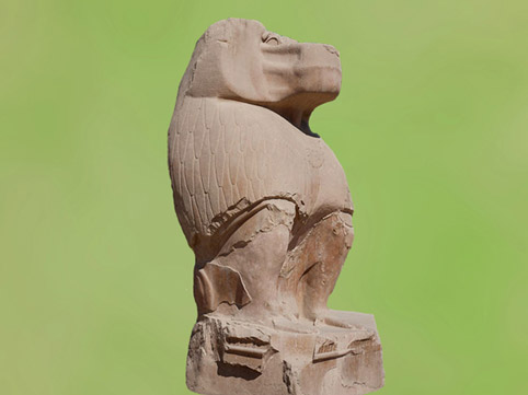 D’après Thot babouin colossal, temple de Thot, Hermopolis, actuel el-Ashmunein, époque Amenhotep III, XVIIIe dynastie, Nouvel Empire, Égypte Ancienne. (Marsailly/Blogostelle)