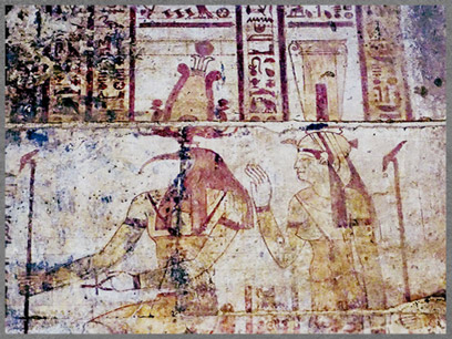 D’après Thot et la déesse Nehemetaouay, relief peint, temple de Qasr el-Agoûz, Médinet Habou, règne Ptolémée VIII Évergète II, époque ptolémaïque, Égypte ancienne. (Marsailly/Blogostelle)