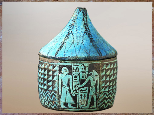 D’après Thot et un scribe, boîte, faïence siliceuse, Hermopolis Magna, Deuxième période intermédiaire - début XVIIIe dynastie, Nouvel Empire, Égypte Ancienne. (Marsailly/Blogostelle)